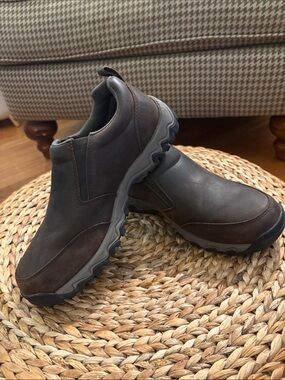 Duluth Trading Co Brown Leather Slip-On Chukka Boots